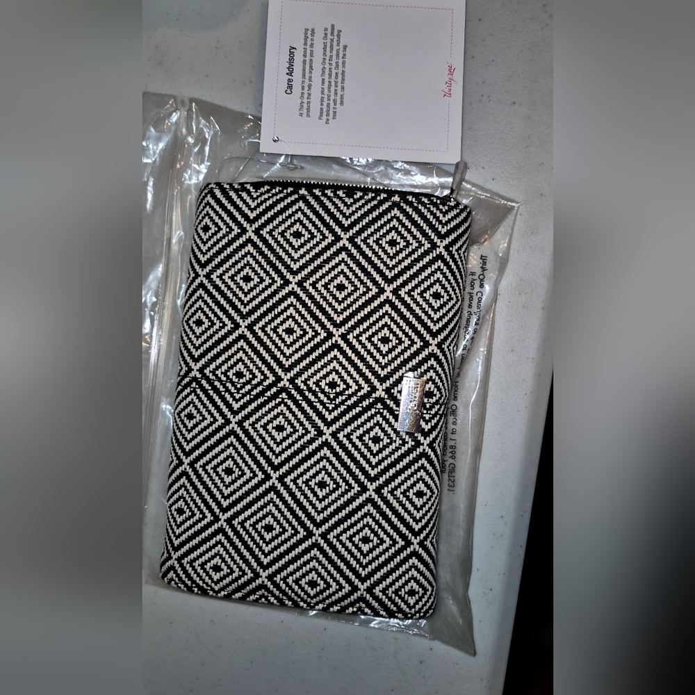 Thirty-One Black and White Geometric Clutch